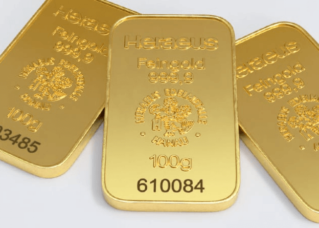 Drei 100g Goldbarren